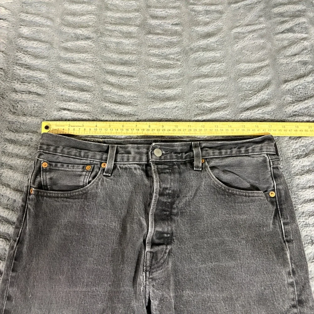Levis 501 93 Straight Leg Jeans Mens 34x32 Faded Black Denim Button Fly AQ993